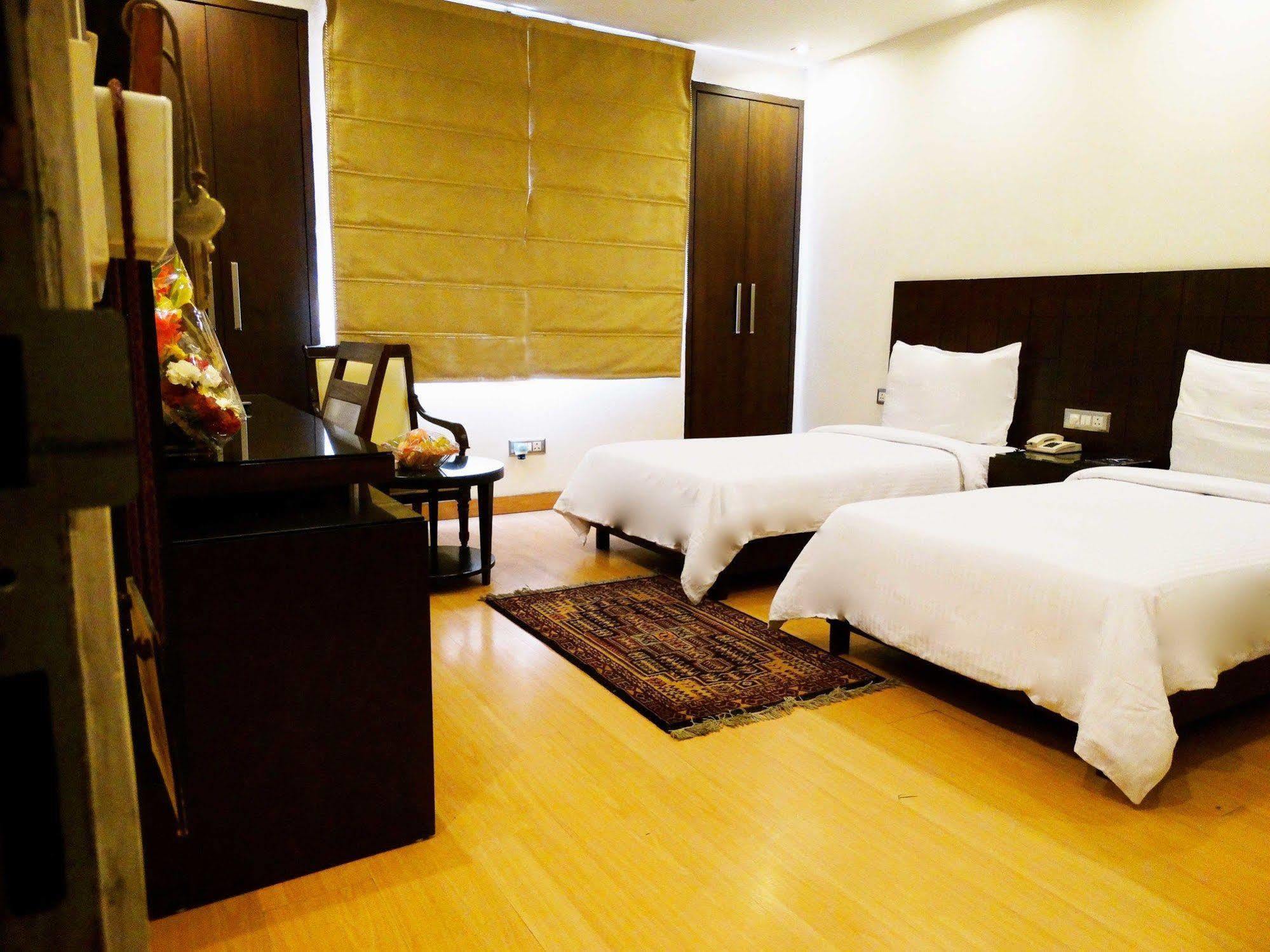 The Legend Inn Delhi Нью-Дели Экстерьер фото