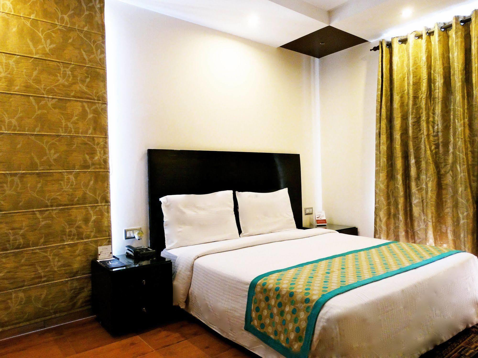 The Legend Inn Delhi Нью-Дели Экстерьер фото