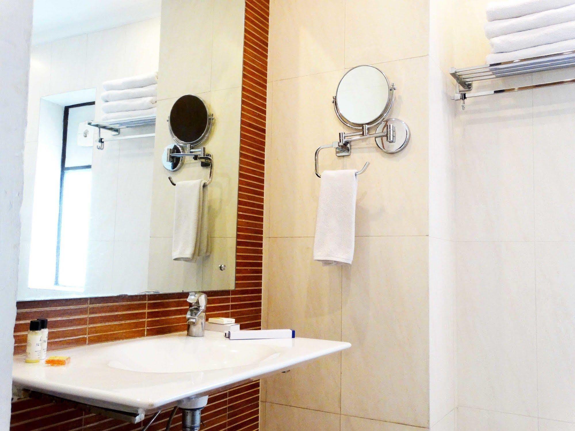 The Legend Inn Delhi Нью-Дели Экстерьер фото
